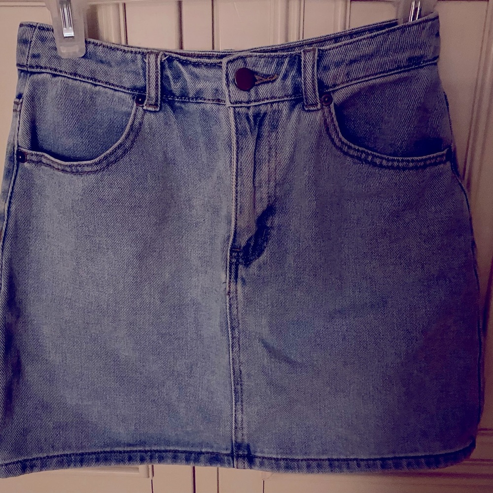 Forever 21 Jean Mini Skirt Size Small Light washed denim!